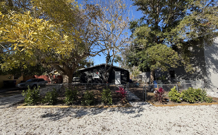 Pictures of Multifamily property located at 2027 Florinda Street, Sarasota, FL 34231 for sales - image #1