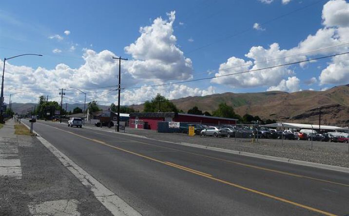 Pictures of Mixed Use, Land, Self Storage property located at 1324 & 1330 Bridge St, Clarkston, WA 99403 for sales - image #1