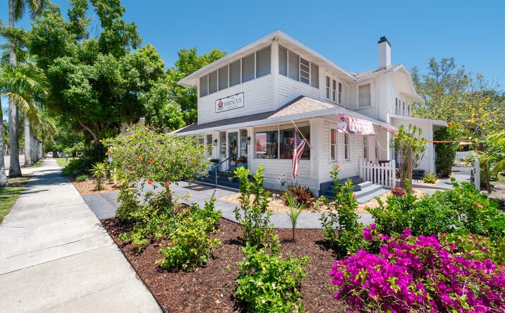 Pictures of Hospitality property located at 2135 McGregor Boulevard, Fort Myers, FL 33901 for sales - image #1