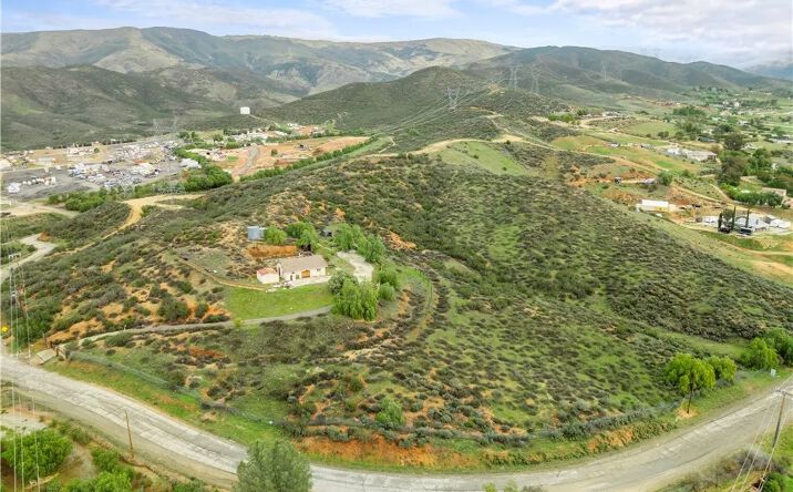 Pictures of Land property located at 10657 Mint Canyon, Agua Dulce, CA 91390 for sales - image #1