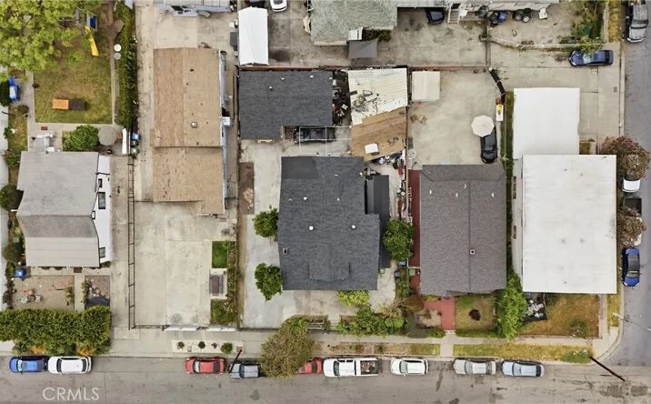 Pictures of Multifamily property located at 1472 W 37th Street, Los Angeles, CA 90018 for sales - image #1