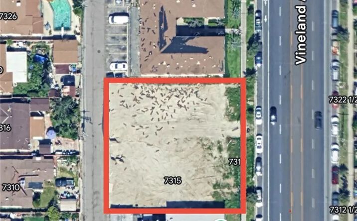 Pictures of Land property located at 7317 Vineland, Sun Valley, CA 91352 for sales - image #1