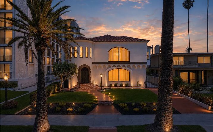 Pictures of Multifamily property located at 2625 E Ocean Boulevard, Long Beach, CA 90803 for sales - image #1