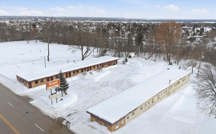 Pictures of Hospitality property located at 1707 Ashmun ST, Sault Ste Marie, MI 49783 for sales - image #1