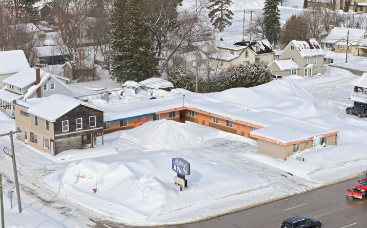 Pictures of Hospitality, Mixed Use property located at 1712 Ashmun ST, Sault Ste Marie, MI 49783 for sales - image #1
