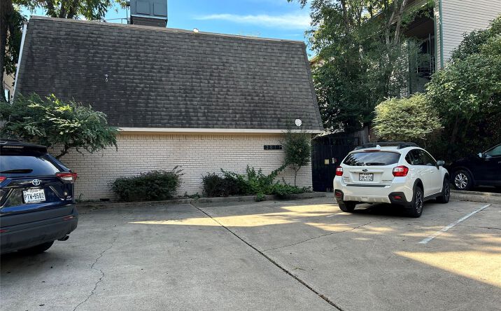 Pictures of Multifamily property located at 3811 Holland Ave, Dallas, TX 75219 for sales - image #1