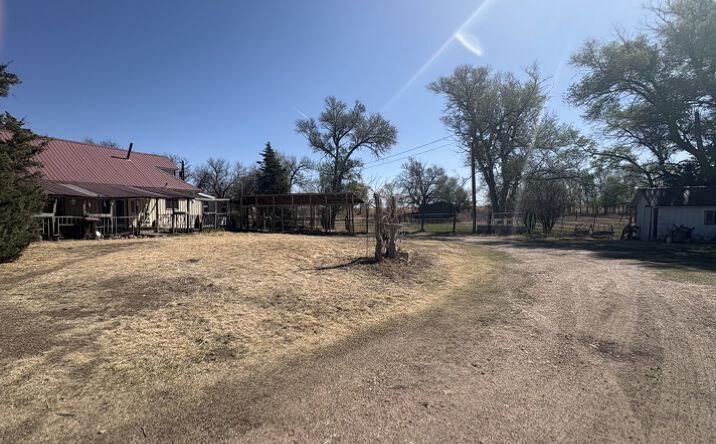 Pictures of Land property located at 73348 Road 421, Arapahoe, NE 68922 for sales - image #1