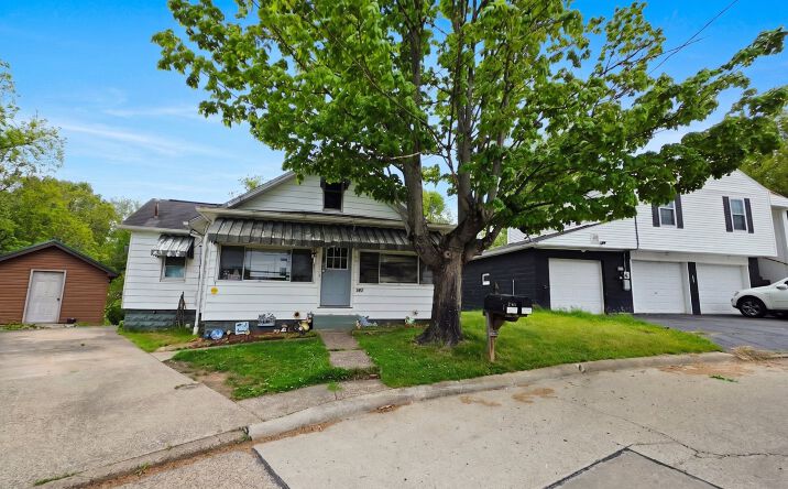 Pictures of Multifamily property located at 901 & 903 Lenore Street, Parkersburg, WV 26101 for sales - image #1