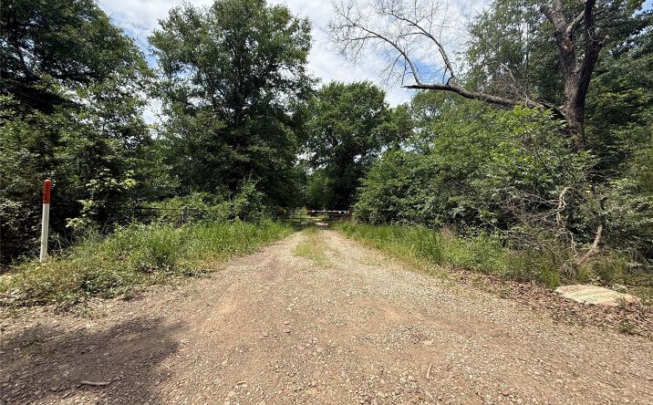 Pictures of Land property located at 40413 S County Road 4480, Stigler, OK 74462 for sales - image #1