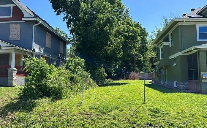 Pictures of Land, Multifamily property located at 2823 Brooklyn Avenue, Kansas City, MO 64109 for sales - image #1