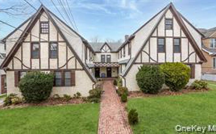Pictures of Multifamily property located at 4320 Hamilton Place, New York, NY 11363 for sales - image #1
