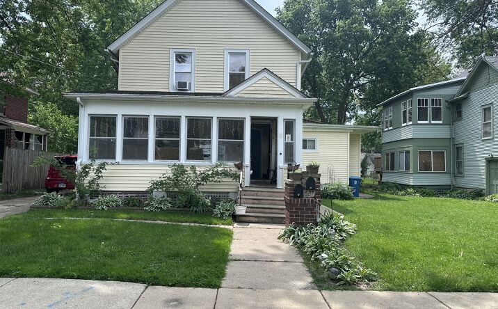 527 HOYLES Avenue, Aurora