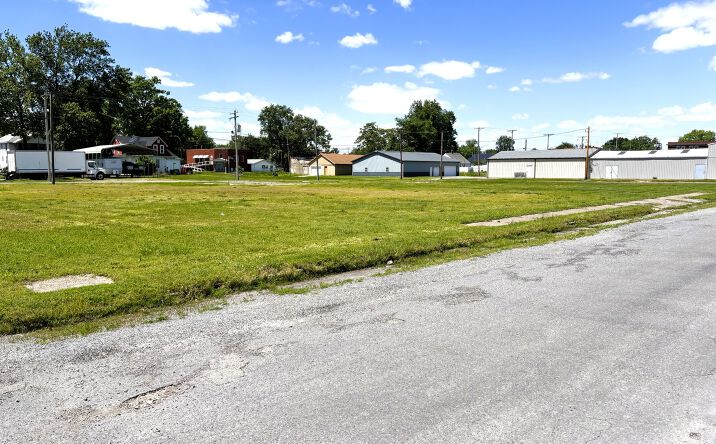 Pictures of Land, Industrial, Special Purpose property located at 200 S Chestnut Street, Centralia, IL 62801 for sales - image #1