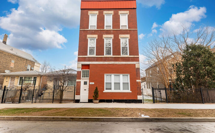 Pictures of Multifamily property located at 3651 S Wood Street, Chicago, IL 60609 for sales - image #1