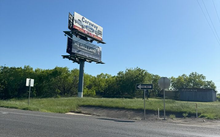 Pictures of Land property located at 1001 W West, Stockdale, TX 78160 for sales - image #1