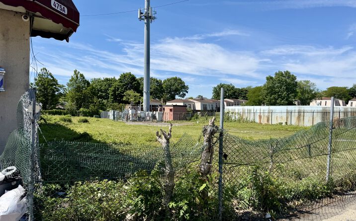 Pictures of Land property located at 443 Hempstead Turnpike, Elmont, NY 11003 for sales - image #1