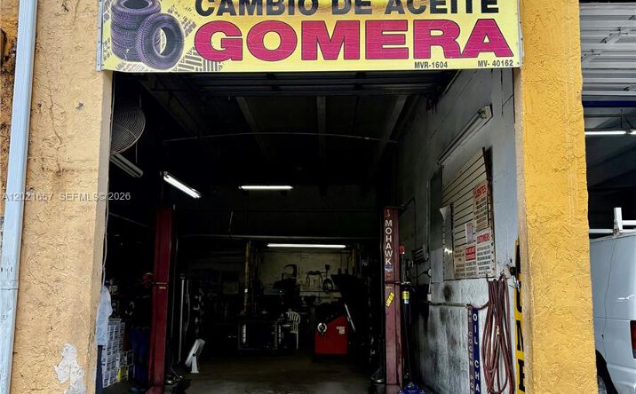 Pictures of Business for Sale, Office property located at 11750 NW 87th Pl, Hialeah Gardens, FL 33018 for sales - image #1