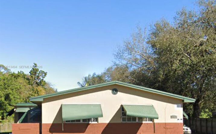 Pictures of Multifamily property located at 5631 SW 27th St, West Park, FL 33023 for sales - image #1
