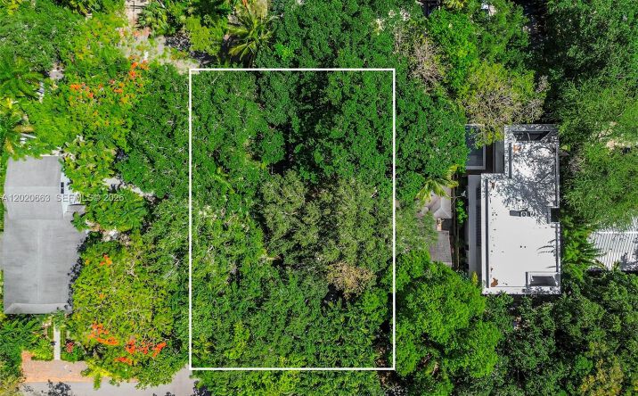 Pictures of Land property located at 3595 Avocado Ave, Miami, FL 33133 for sales - image #1