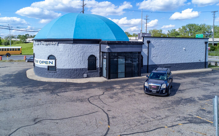 Pictures of Retail property located at 1971 E LIVINGSTON AVE, COLUMBUS, OH 43209-2734 for sales - image #1