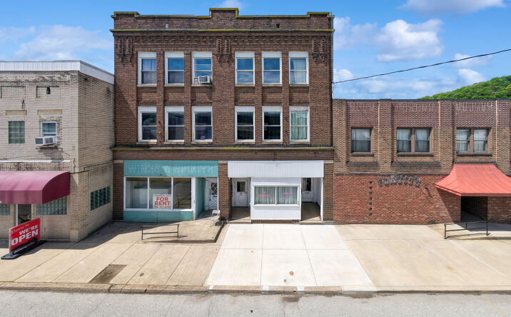 Pictures of Retail, Multifamily, Mixed Use property located at 206 North Warren Avenue, Apollo, PA 15613 for sales - image #1