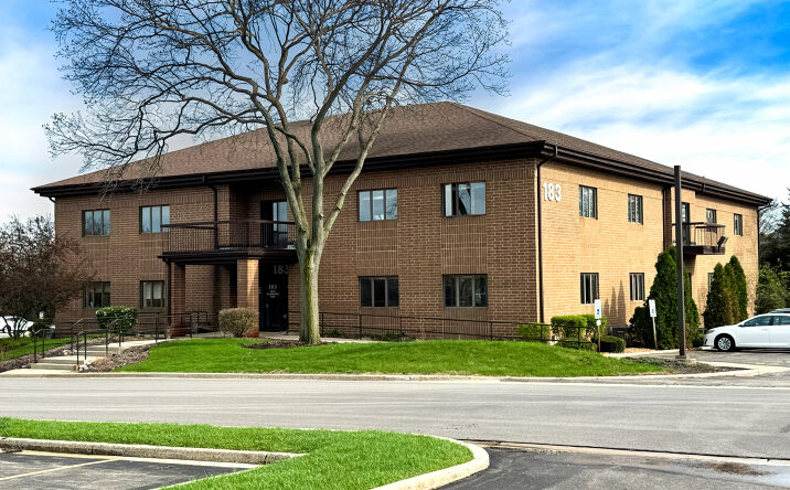 Pictures of Office property located at 183 S BLOOMINGDALE RD, BLOOMINGDALE, IL 60108-1466 for sales - image #1
