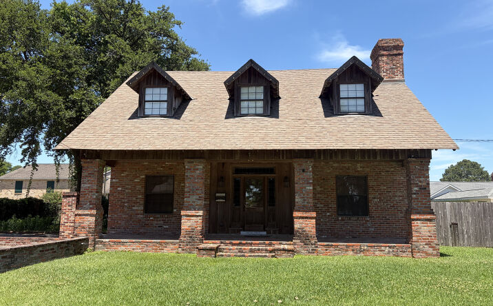 Pictures of Office, Mixed Use property located at 860 West Main Street, New Roads, LA 70760 for sales - image #1