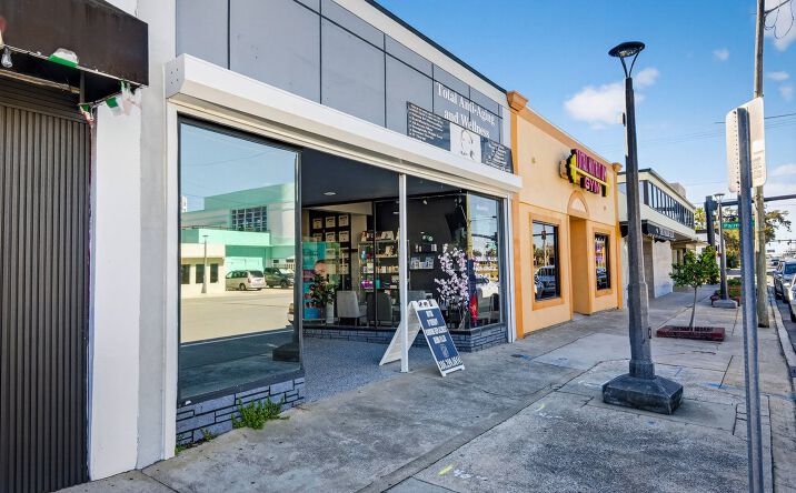 Pictures of Retail property located at 141 West International Speedway Boulevard, Daytona Beach, FL 32114 for sales - image #1