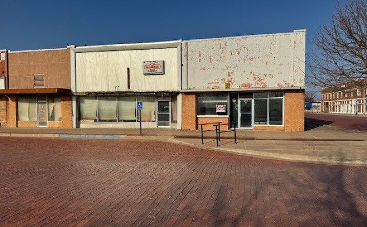 Pictures of Retail, Mixed Use property located at 823 Main, Ralls, TX 79357 for sales - image #1