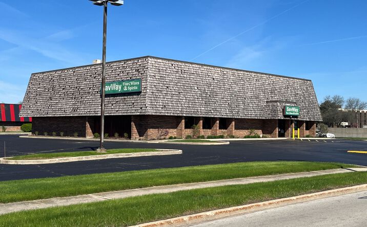 Pictures of Retail property located at 2580 East Main Street, St. Charles, IL 60174 for sales - image #1