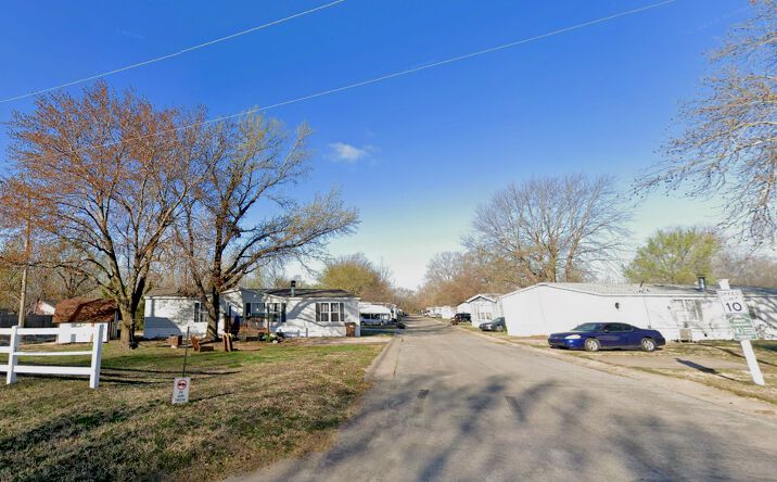 Pictures of Mobile Home Park property located at 3201 E MacArthur Rd, Wichita, KS 67216 for sales - image #1