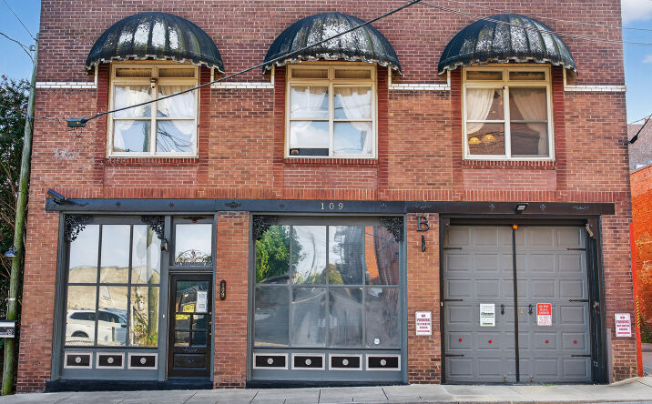 Pictures of Retail, Industrial, Mixed Use property located at 109 SEVENTH AVE E, SPRINGFIELD, TN 37172-2801 for sales - image #1