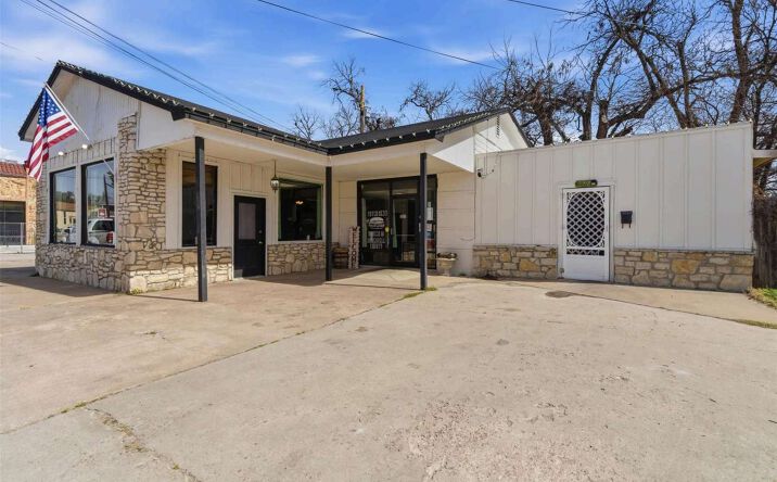 Pictures of Business for Sale property located at 212 NE Barnard Street, Glen Rose, TX 76043 for sales - image #1