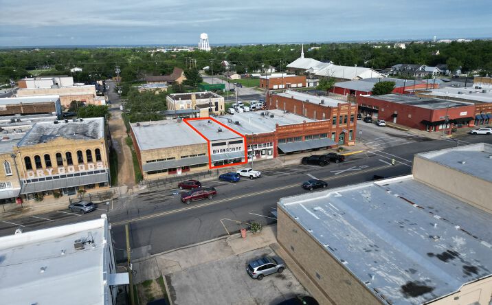 Pictures of Retail, Mixed Use property located at 24 N MAIN ST, ELGIN, TX 78621-2654 for sales - image #1