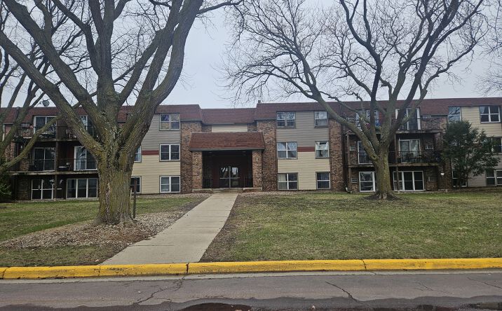 Pictures of Multifamily property located at 600 Burton Lane, Fairmont, MN 56031 for sales - image #1