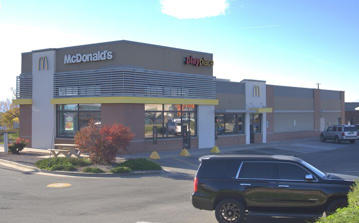 Pictures of Retail property located at 2651 South Parker Road, Aurora, CO 80014 for sales - image #1