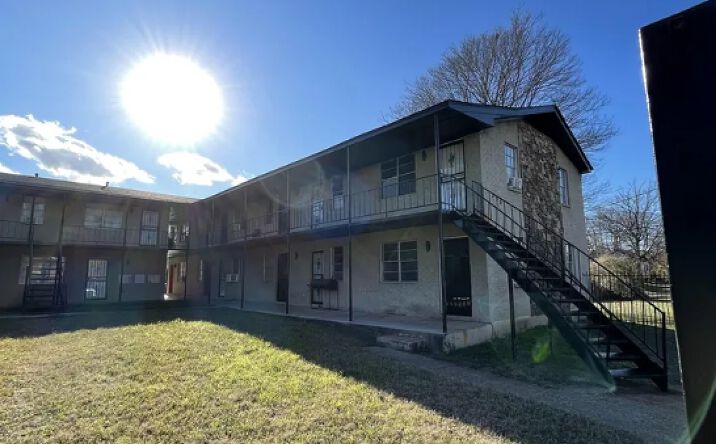Pictures of Multifamily property located at 325 Greenlaw Avenue, Memphis, TN 38105 for sales - image #1