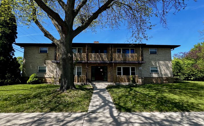 Pictures of Multifamily property located at 8708 W Villard Ave, Milwaukee, WI 53225 for sales - image #1