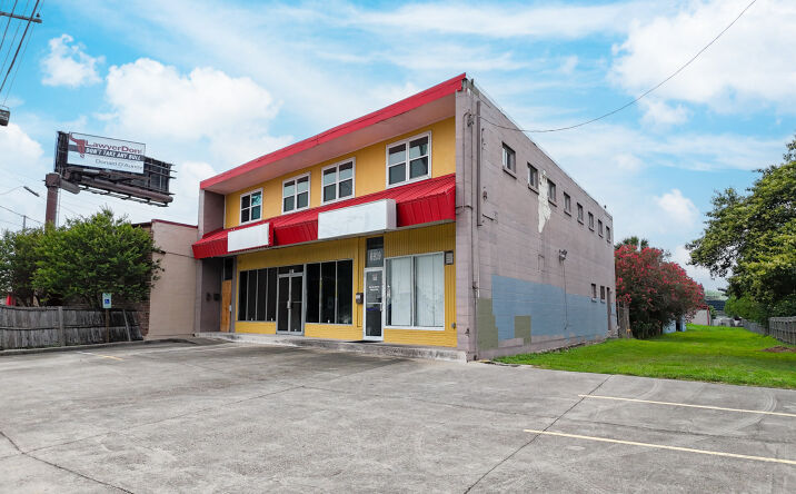 Pictures of Retail property located at 6919 Veterans Memorial Boulevard, Metairie, LA 70003 for sales - image #1