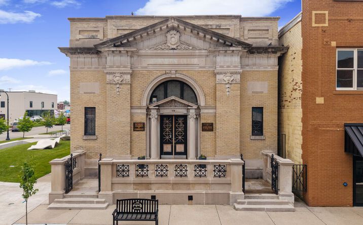 Pictures of Office property located at 105 S CHESTNUT ST, SEYMOUR, IN 47274-2301 for sales - image #1