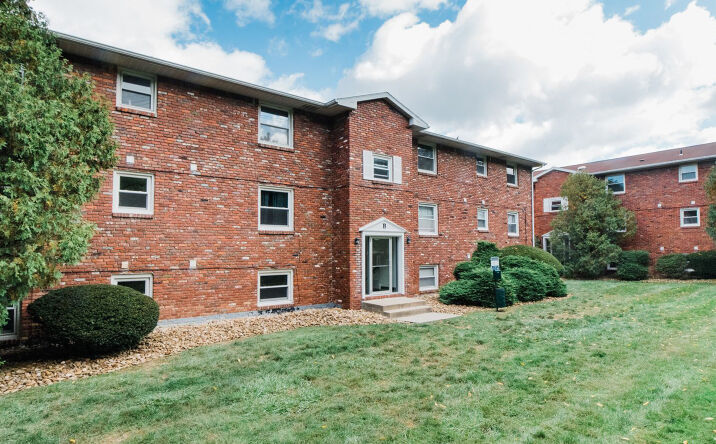 Pictures of Multifamily property located at 1015 Willowbrook Dr., Greensburg, PA 15601 for sales - image #1