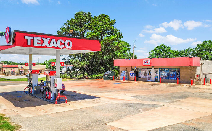 Pictures of Retail property located at 201 N US 1, Louisville, GA 34950, 201 U.S. 1, Louisville, GA 30434 for sales - image #1