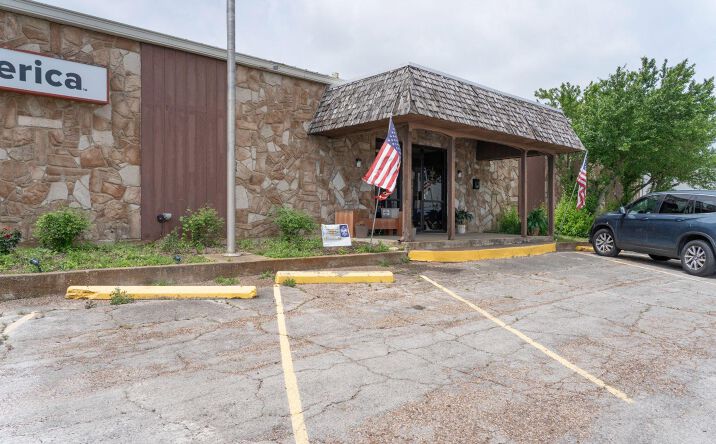 Pictures of Retail, Office property located at 300 Lake Air Dr, Waco, TX 76710 for sales - image #1