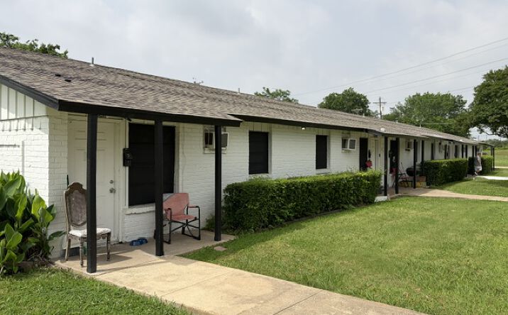 Pictures of Multifamily property located at 700 W Ave G, Garland, TX 75040 for sales - image #1