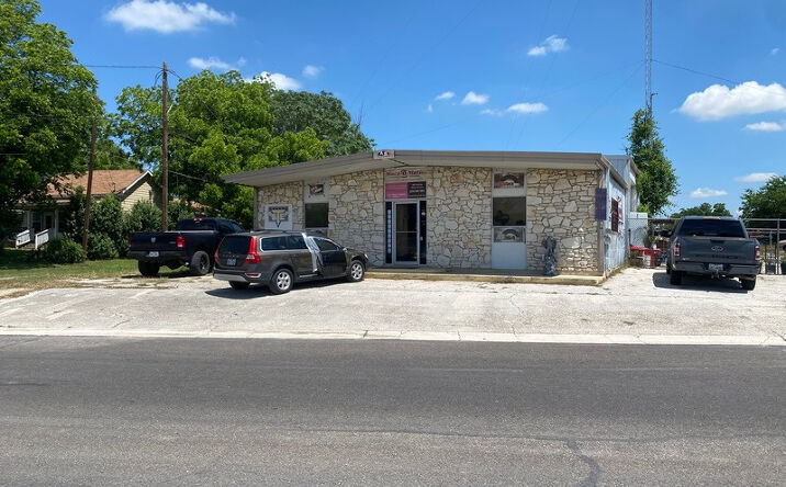 Pictures of Retail property located at 1000 E 2nd Ave, Belton, TX 76513 for sales - image #1