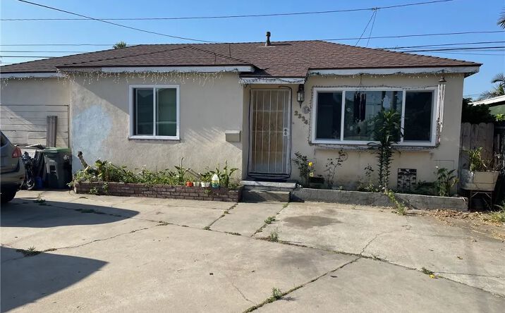 Pictures of Multifamily property located at 2322 Marine, Gardena, CA 90249 for sales - image #1