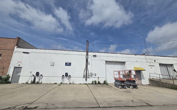Pictures of Retail, Industrial property located at 645 Addison Road, Addison, IL 60101 for sales - image #1