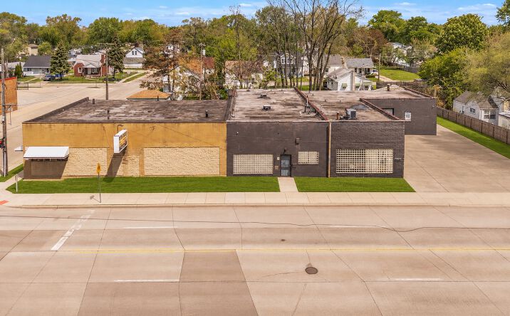 Pictures of Retail, Industrial, Mixed Use property located at 8419 East 9 Mile Road, Warren, MI 48089 for sales - image #1