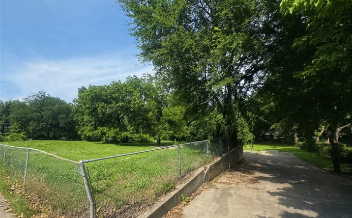 Pictures of Land property located at 2239 N Erie Avenue E, Tulsa, OK 74115 for sales - image #1