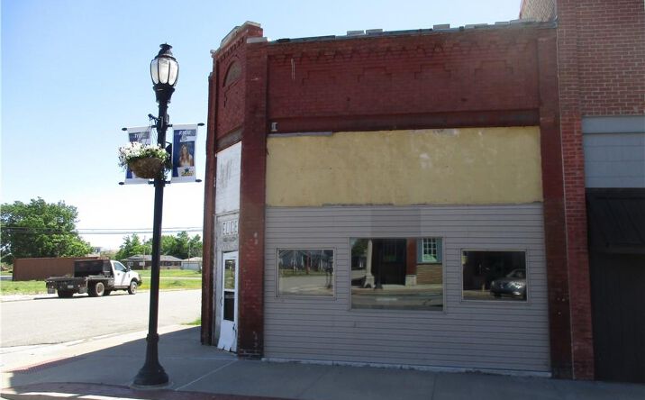 Pictures of Retail property located at 401 S Main Street, Galena, KS 66739 for sales - image #1